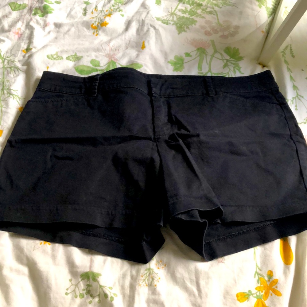 Black old navy ‘pixie’ shorts, low waist